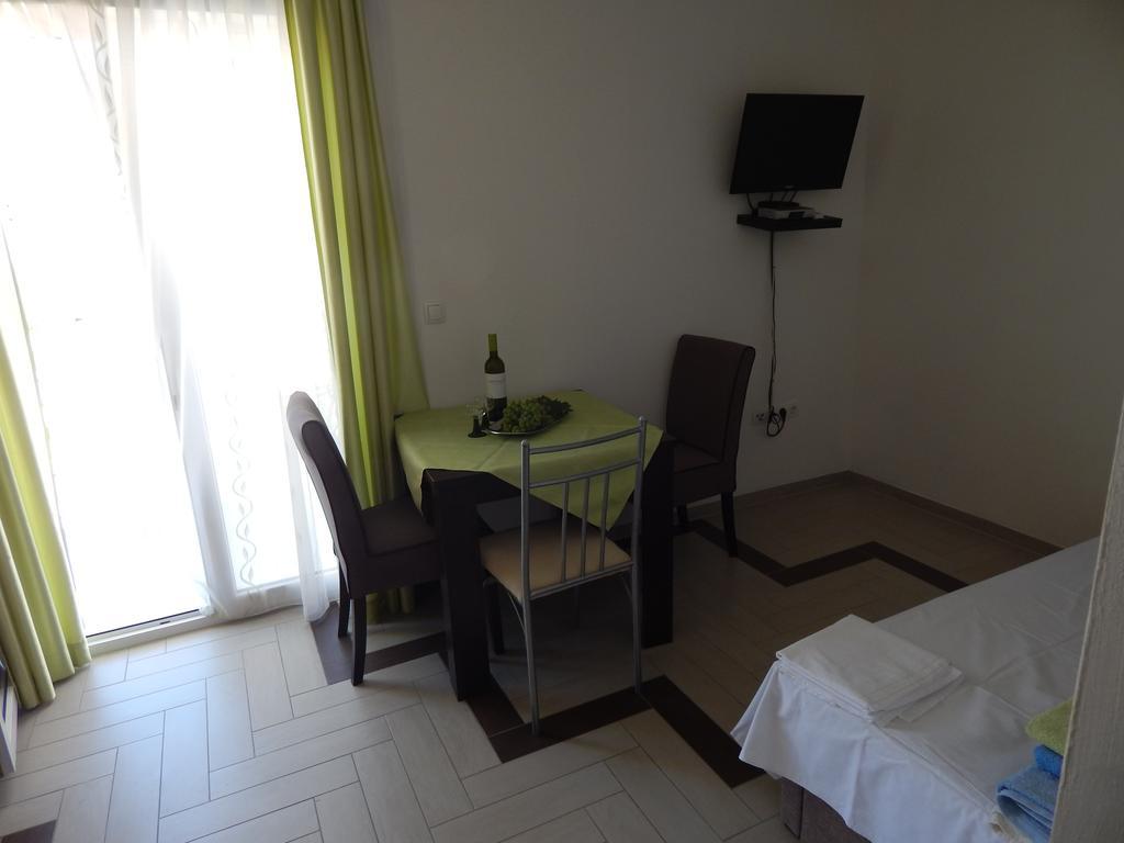 Apartments Sofija Podstrana Bagian luar foto