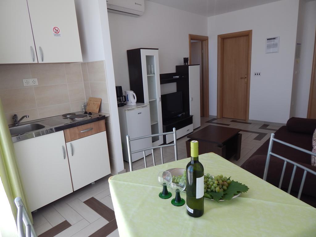 Apartments Sofija Podstrana Bagian luar foto