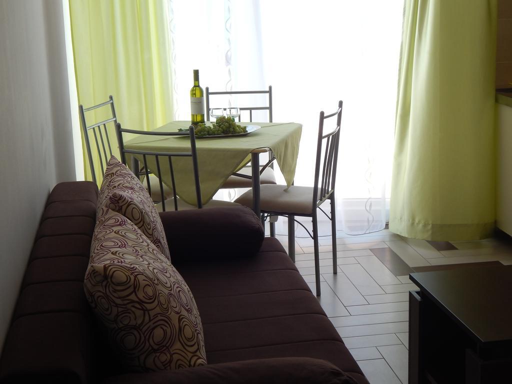 Apartments Sofija Podstrana Bagian luar foto