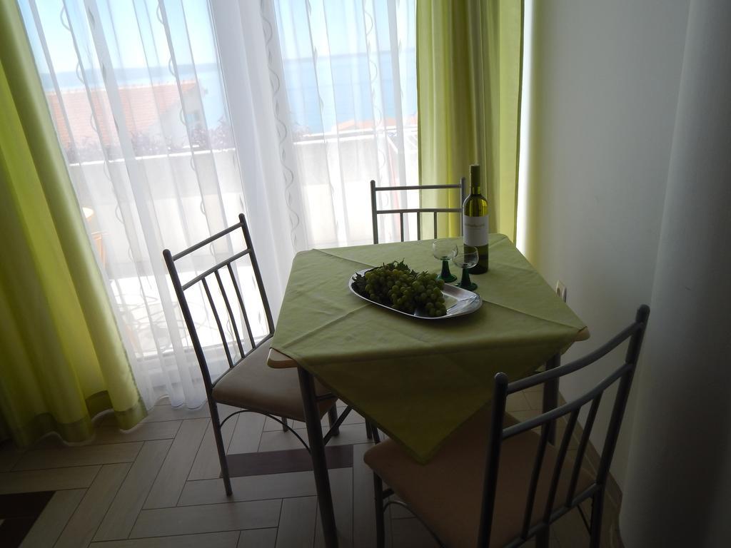 Apartments Sofija Podstrana Bagian luar foto
