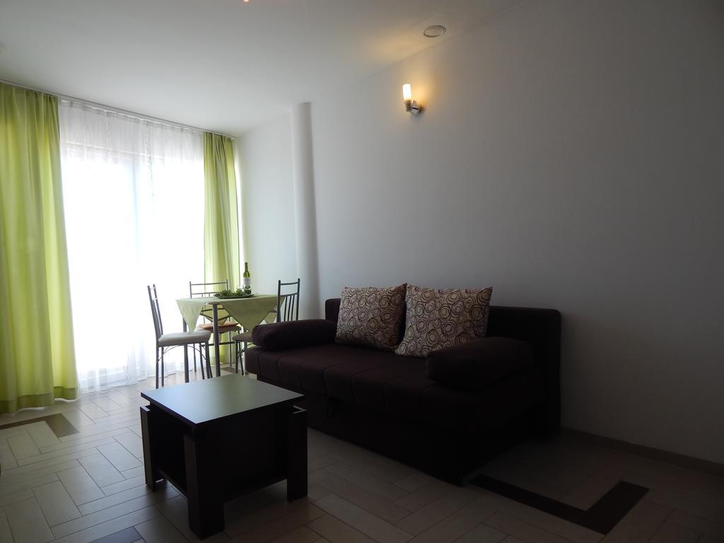 Apartments Sofija Podstrana Bagian luar foto