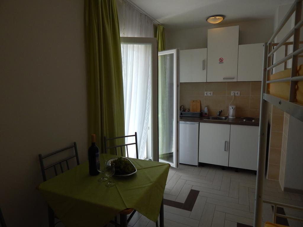 Apartments Sofija Podstrana Bagian luar foto